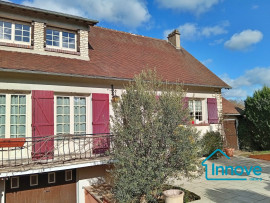 
                                                                                        Vente
                                                                                         Maison familiale - 10 min HOUDAN - Proche ANET