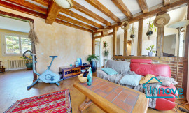 
                                                                                        Vente
                                                                                         Maison familiale - 10 min HOUDAN - Proche ANET