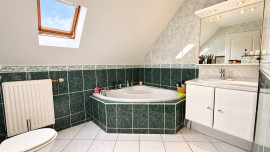 
                                                                                        Vente
                                                                                         Maison familiale 135m² avec garage et jardin