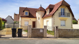 
                                                                                        Vente
                                                                                         Maison familiale -155 m²- DPE A - sous sol complet