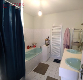 
                                                                                        Vente
                                                                                         Maison familiale 170m² avec dépendance