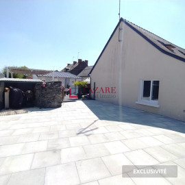 
                                                                                        Vente
                                                                                         Maison familiale 170m² avec dépendances