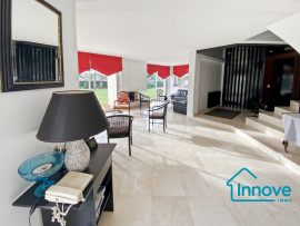 
                                                                                        Vente
                                                                                         MAISON FAMILIALE- 172 m²_ 5 chambres- 100 m de la mer