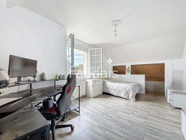 
                                                                                        Vente
                                                                                         Maison familiale 191 m2 avec vie de plain-pied   Quartier ré