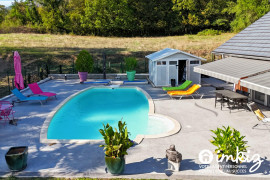 
                                                                                        Vente
                                                                                         Maison familiale 224 m² avec piscine chauffée