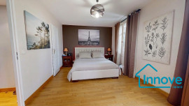 
                                                                                        Vente
                                                                                         Maison familiale 5 pièces avec jardin, double box - Le Chesnay-