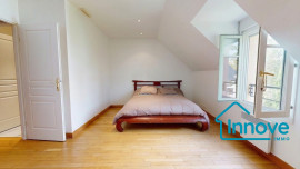 
                                                                                        Vente
                                                                                         Maison familiale 5 pièces avec jardin, double box - Le Chesnay-