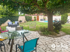 
                                                                                        Vente
                                                                                         Maison familiale 6 pièces avec piscine et garage