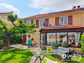 
                                                                                        Vente
                                                                                         Maison familiale 6 pièces avec piscine et garage