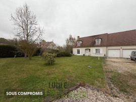 
                                                                                        Vente
                                                                                         Maison familiale à Breuil-le-vert