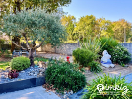 
                                                                                        Vente
                                                                                         Maison familiale avec piscine – 25 min de Bordeaux