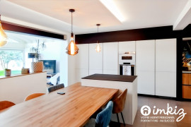 
                                                                                        Vente
                                                                                         Maison familiale avec piscine et beaux volumes