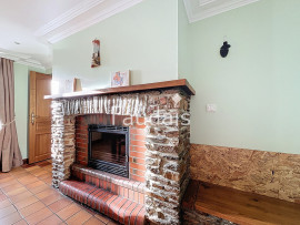 
                                                                                        Vente
                                                                                         Maison familiale  avec véranda et vue dégagée à Cerisy-la-Fo