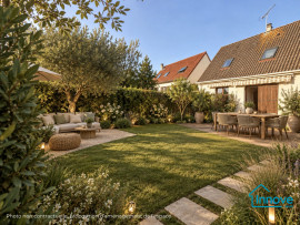 
                                                                                        Vente
                                                                                         Maison Familiale Centre ville des Clayes