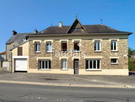 
                                                                                        Vente
                                                                                         Maison familiale proche commerces