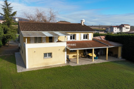 
                                                                                        Vente
                                                                                         MAISON FAMILIALE SUR DEUX NIVEAUX – 250 M² – TERRAIN 2 300 M² – DPE B