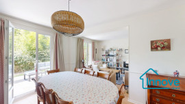 
                                                                                        Vente
                                                                                         Maison familiale - Voisins Le Bretonneux Chamfleury