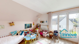 
                                                                                        Vente
                                                                                         Maison familiale - Voisins Le Bretonneux Chamfleury