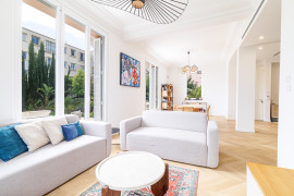 
                                                                                        Vente
                                                                                         Maison  - Hôtel Particulier  - 7 pièces  - 214.27 m²