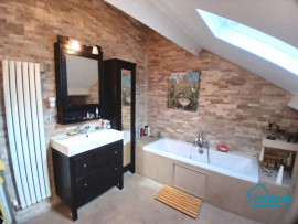 
                                                                                        Vente
                                                                                         Maison individuelle Dépendance Rive droite