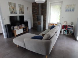 
                                                                                        Vente
                                                                                         Maison individuelle entièrement rénovée