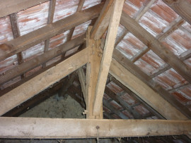 
                                                                                        Vente
                                                                                         Maison-Local de stockage dans une petite commune