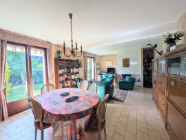 
                                                                                        Vente
                                                                                         Maison lumineuse à Ormesson à fort potentiel