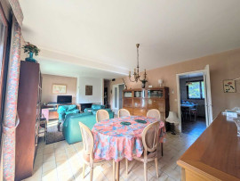 
                                                                                        Vente
                                                                                         Maison lumineuse à Ormesson à fort potentiel