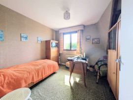 
                                                                                        Vente
                                                                                         Maison lumineuse à Ormesson à fort potentiel