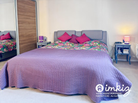 
                                                                                        Vente
                                                                                         Maison lumineuse de 150 m² avec garage double