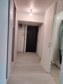 Location
Maison lumineuse et soignée (loyer tout inclus)