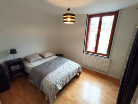 
                                                                                        Location
                                                                                         Maison meublée 3 chambres, cour et cave