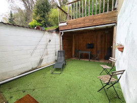 
                                                                                        Location
                                                                                         Maison meublée 3 chambres, cour et cave