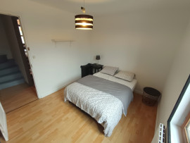 
                                                                                        Location
                                                                                         Maison meublée 3 chambres, cour et cave