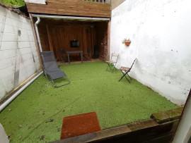 
                                                                                        Location
                                                                                         Maison meublée 3 chambres, cour et cave