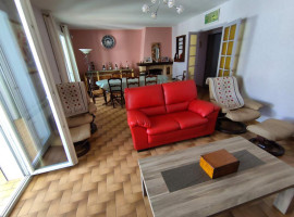 
                                                                                        Location
                                                                                         Maison meublée 4ch | Piscine | 300m2 ext.