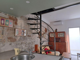 
                                                                                        Location
                                                                                         Maison meublée 50m² intramuros avec cour et balcon