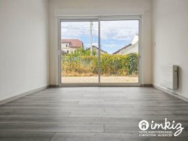 
                                                                                        Vente
                                                                                         Maison mitoyenne 4 p. avec véranda et jardin