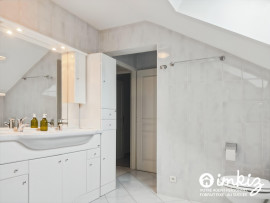 
                                                                                        Vente
                                                                                         Maison mitoyenne 4 p. avec véranda et jardin