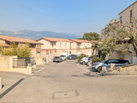 
                                                                                        Vente
                                                                                         Maison Mitoyenne a vendre Nice ouest Vue Mer