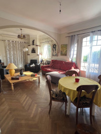 
                                                                                        Vente
                                                                                         Maison OFF MARKET Cagnes sur Mer Art déco Vue Mer