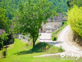 
                                                                                        Vente
                                                                                         Maison perigourdine gite, terrain et bois