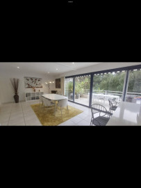 
                                                                                        Location
                                                                                         Maison piscine 4 chambres 5 min centre ville plage