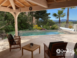 Vente
Maison piscine individuelle cheminée vue dégagée