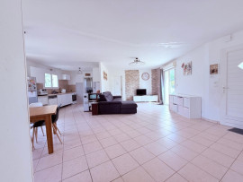 
                                                                                        Vente
                                                                                         Maison plain-pied 130 m² – 4 chambres – piscine – terrain 3 200 m² – assainissement conforme