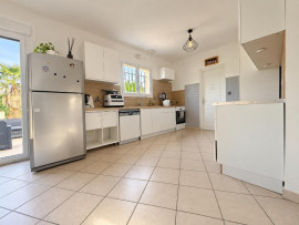 
                                                                                        Vente
                                                                                         Maison plain-pied 130 m² – 4 chambres – piscine – terrain 3 200 m² – assainissement conforme