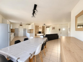 
                                                                                        Vente
                                                                                         Maison plain-pied 130 m² – 4 chambres – piscine – terrain 3 200 m² – assainissement conforme