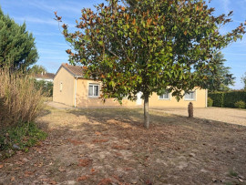 
                                                                                        Vente
                                                                                         Maison plain-pied 130 m² – 4 chambres – piscine – terrain 3 200 m² – assainissement conforme