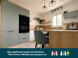 
                                                                                        Vente
                                                                                         MAISON - PLAIN PIED - 2 CHAMBRES - BUREAU - GARAGE - JARDIN