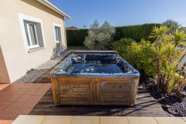 
                                                                                        Vente
                                                                                         Maison  plain-pied  avec  jardin + Spa